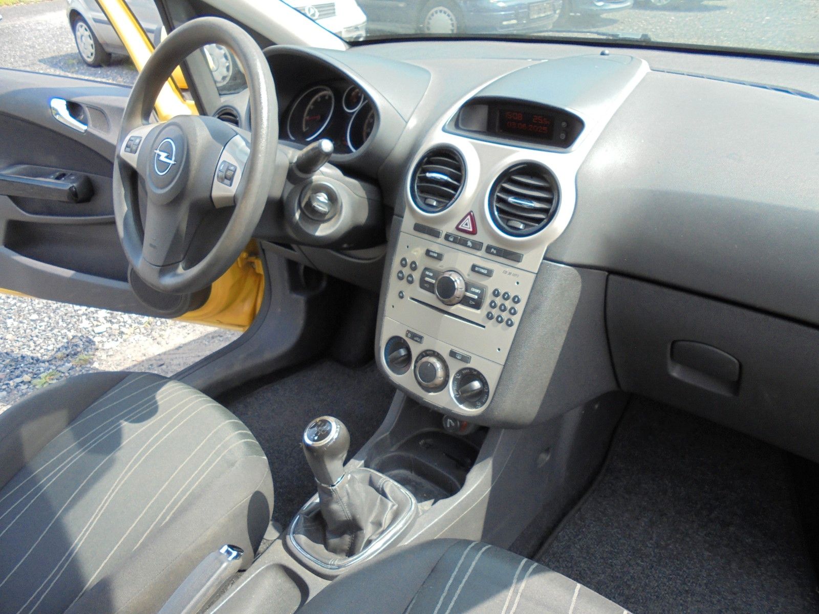Fahrzeugabbildung Opel Corsa D 1.2 Edition Klima/Parktronik/