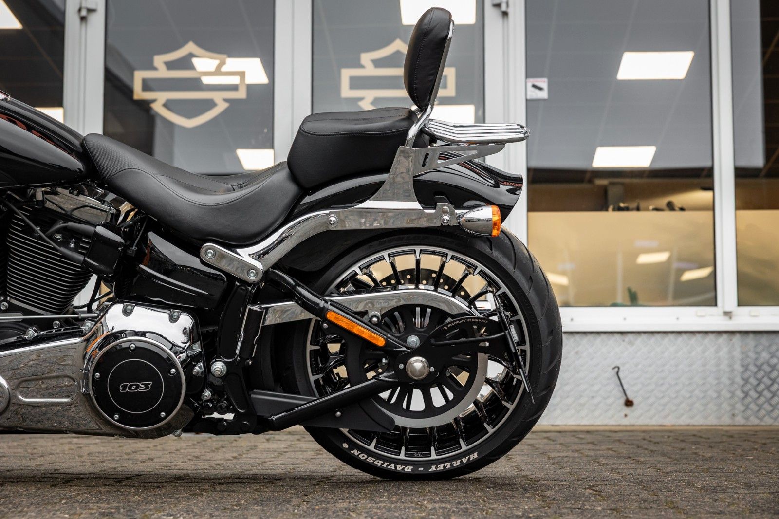 Fahrzeugabbildung Harley-Davidson FXSB Breakout 103 - Jekill & Hyde