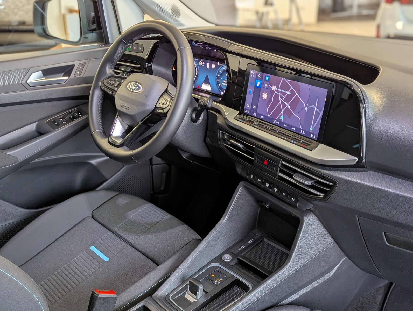 FORD Tourneo Connect L2 Active 7-Sitz Bi-LED Pano AHK - Image 11