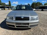Skoda Octavia Combi 1.6 - - Skoda Octavia aus 2002: Kombi