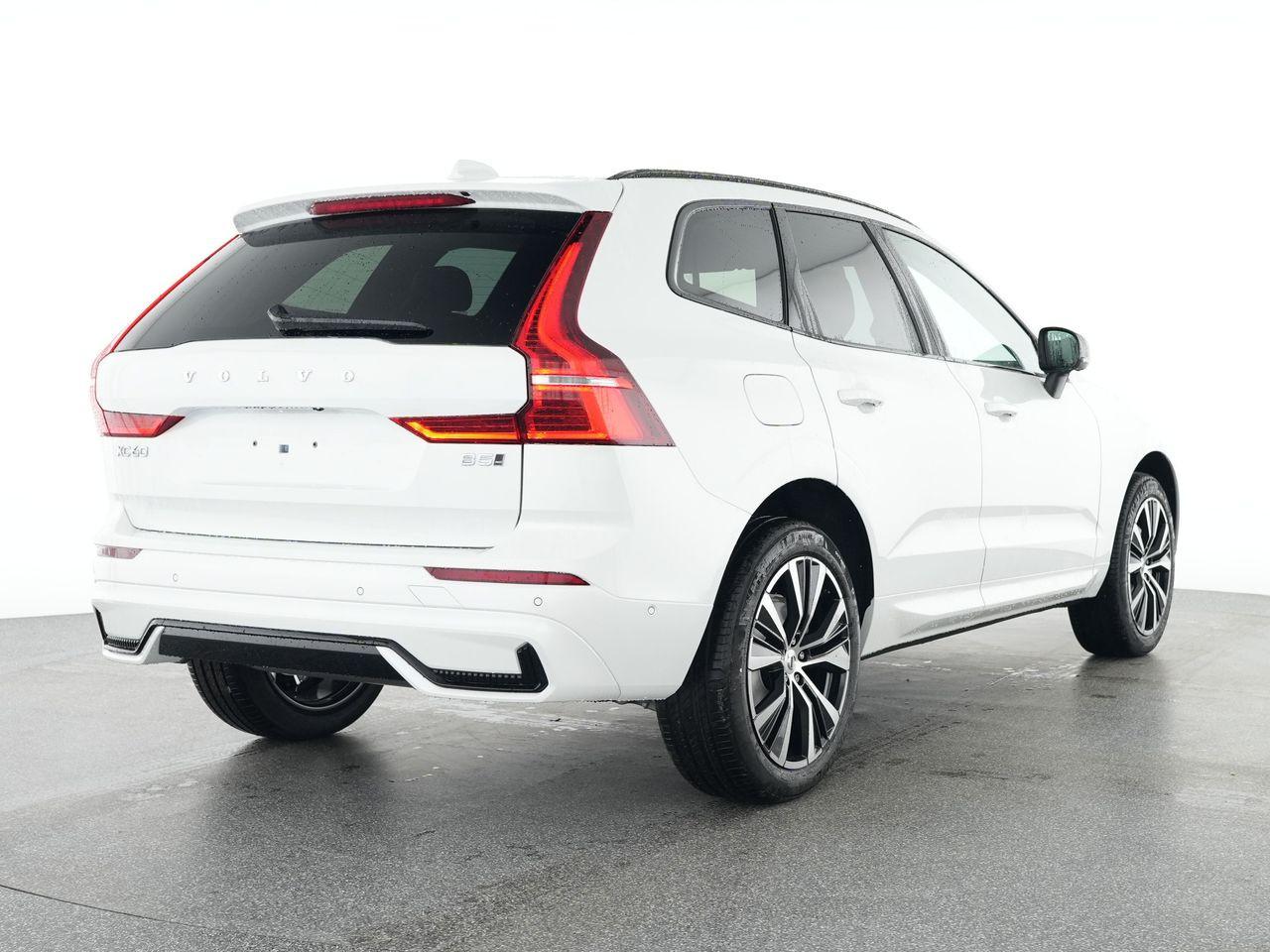 Volvo XC60 B 5  Plus Dark AWD, Navi, Nappaleder