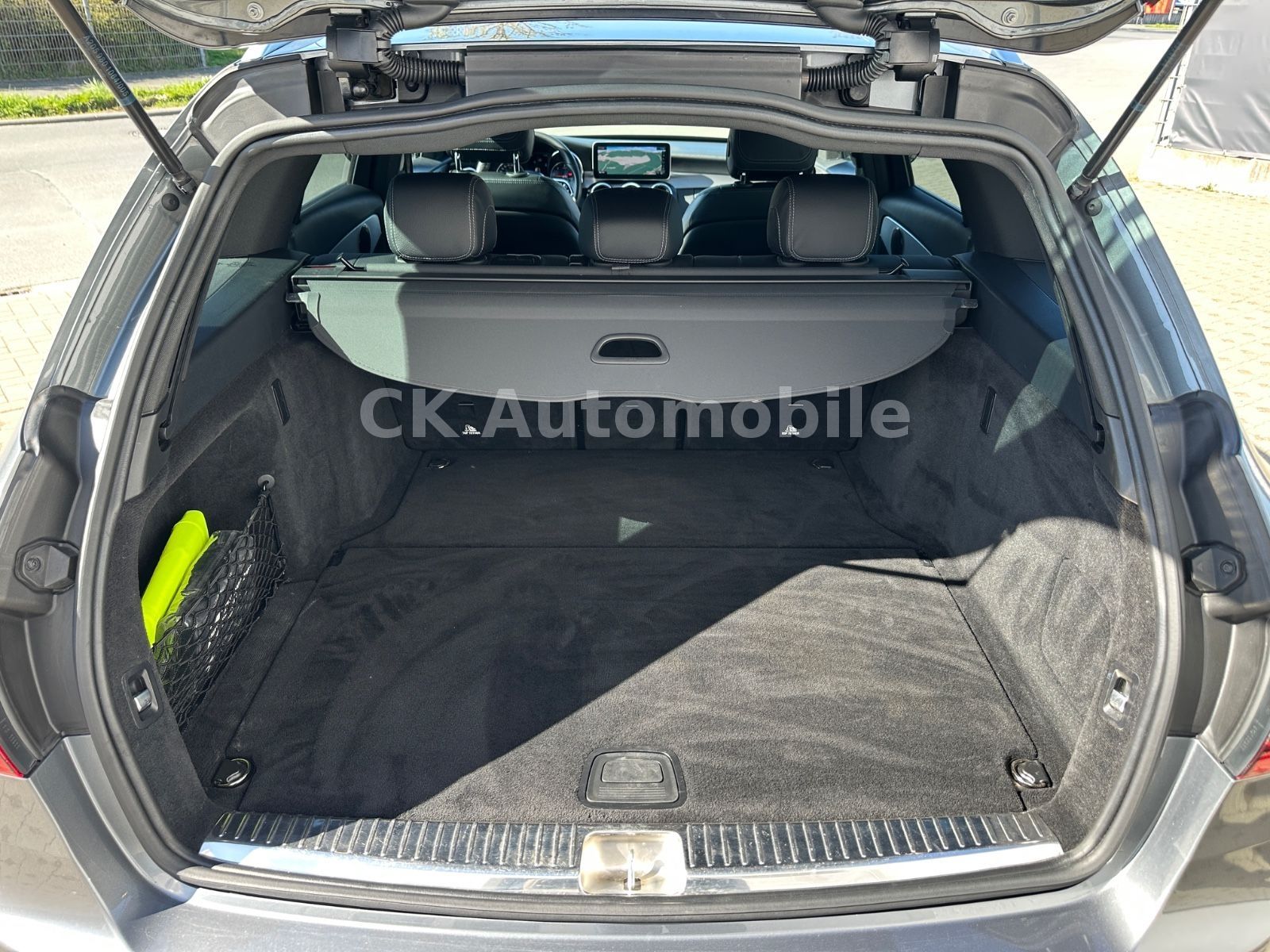 Fahrzeugabbildung Mercedes-Benz C200d T Avantgarde/Navi/LED/Kamera/AHK