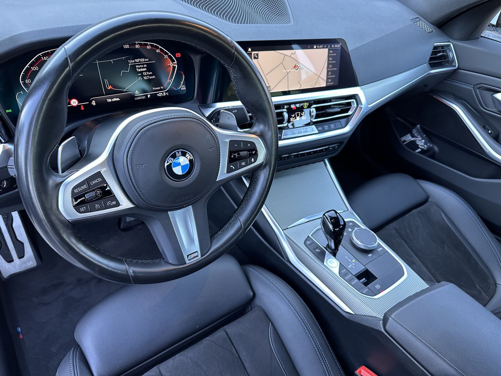 Fahrzeugabbildung BMW 330d Limousine M-Sport NAV+LED+19ZO+LIVE-COCKPIT