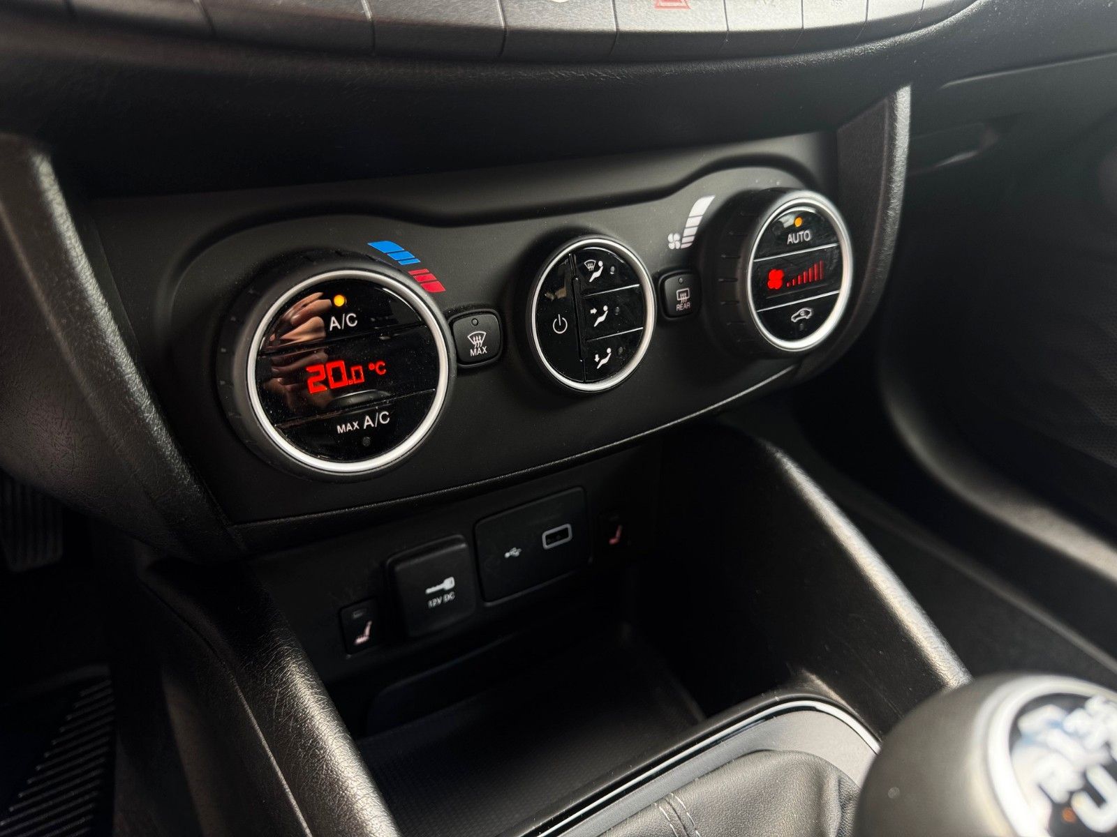 Fahrzeugabbildung Fiat Tipo Kombi 1,4 S-Design 120PS KAMERA NAVI ACC
