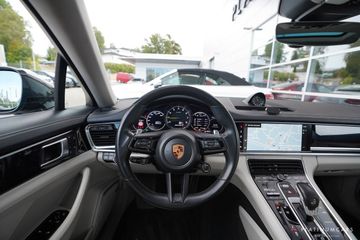 Porsche Panamera - 12