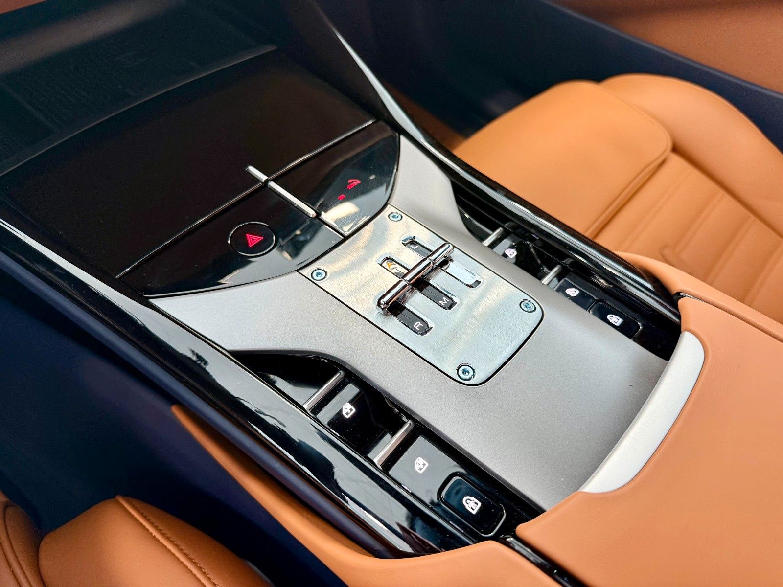 Fahrzeugabbildung Ferrari Purosangue Panorama/Carbon/Burmester/360/Matrix
