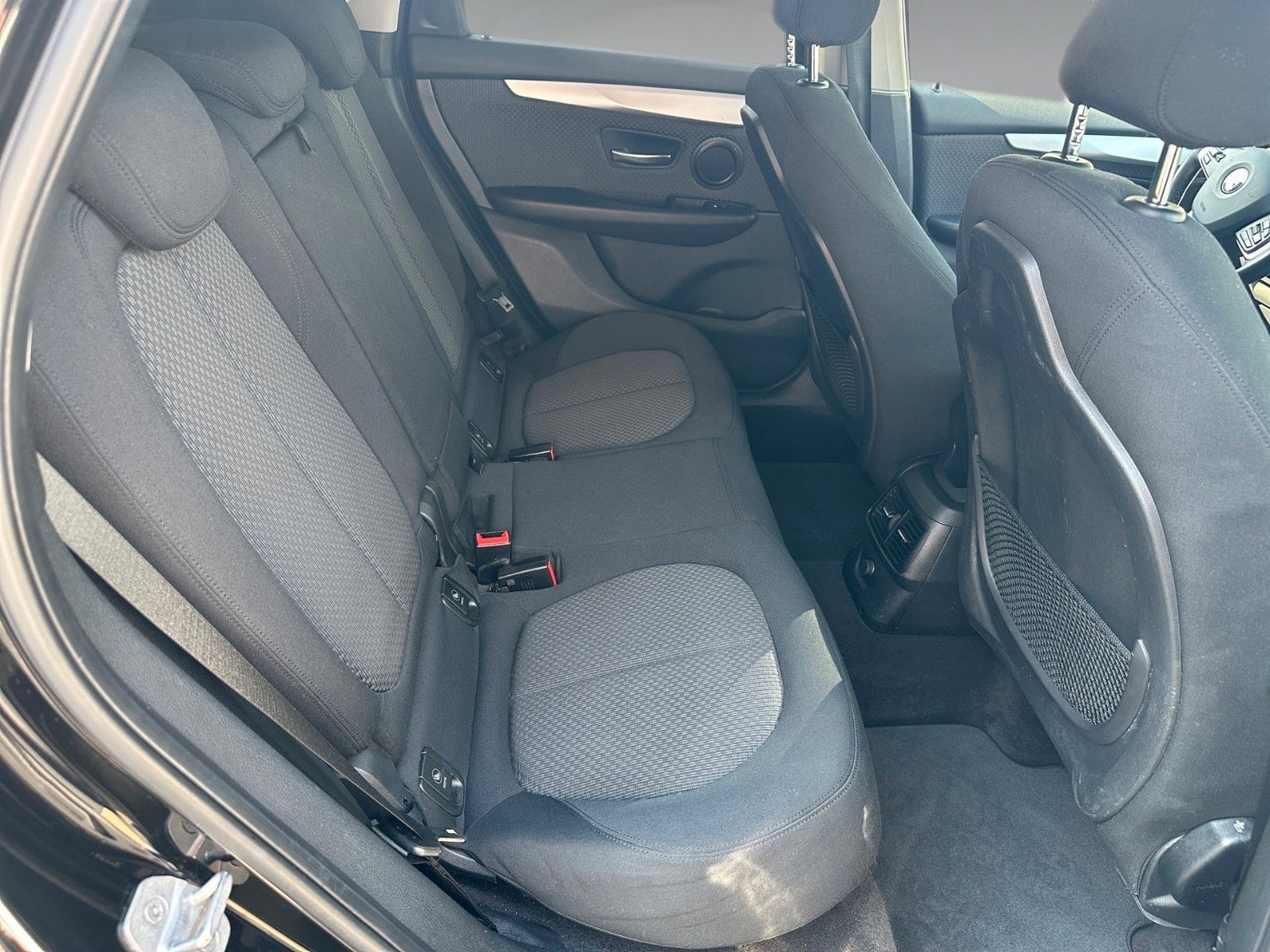 BMW 218 2 Active Tourer 218 i – Bild 9