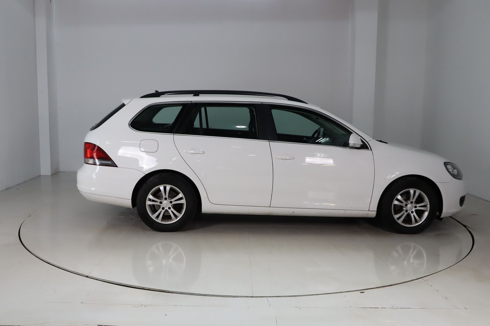 Fahrzeugabbildung Volkswagen Golf 1.6 TDI BMotion Tech Comfortline Variant