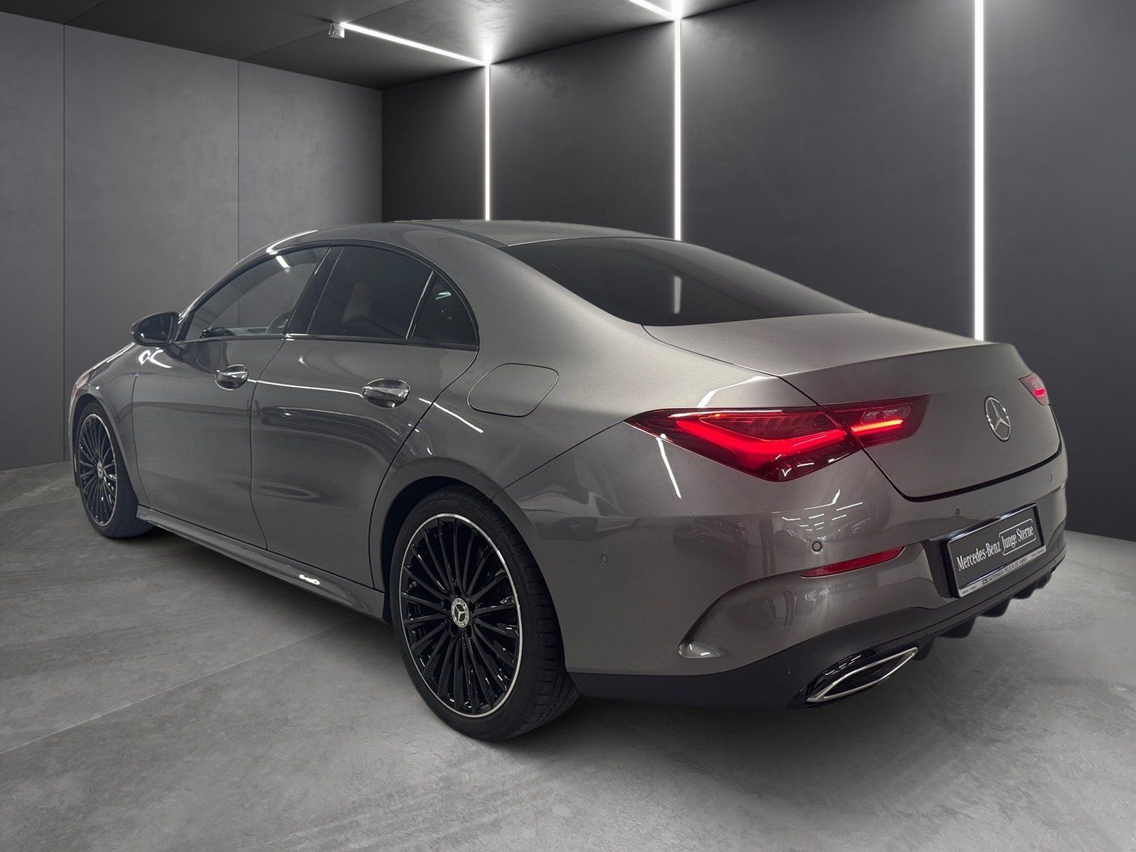 Fahrzeugabbildung Mercedes-Benz CLA 250 4M AMG*Burmester*Night*19"*Totwinke*LED*