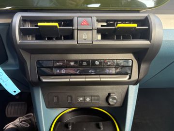 Fahrzeugabbildung Fiat Grande Panda 1.2 Hybrid Business Edit. Icon Navi