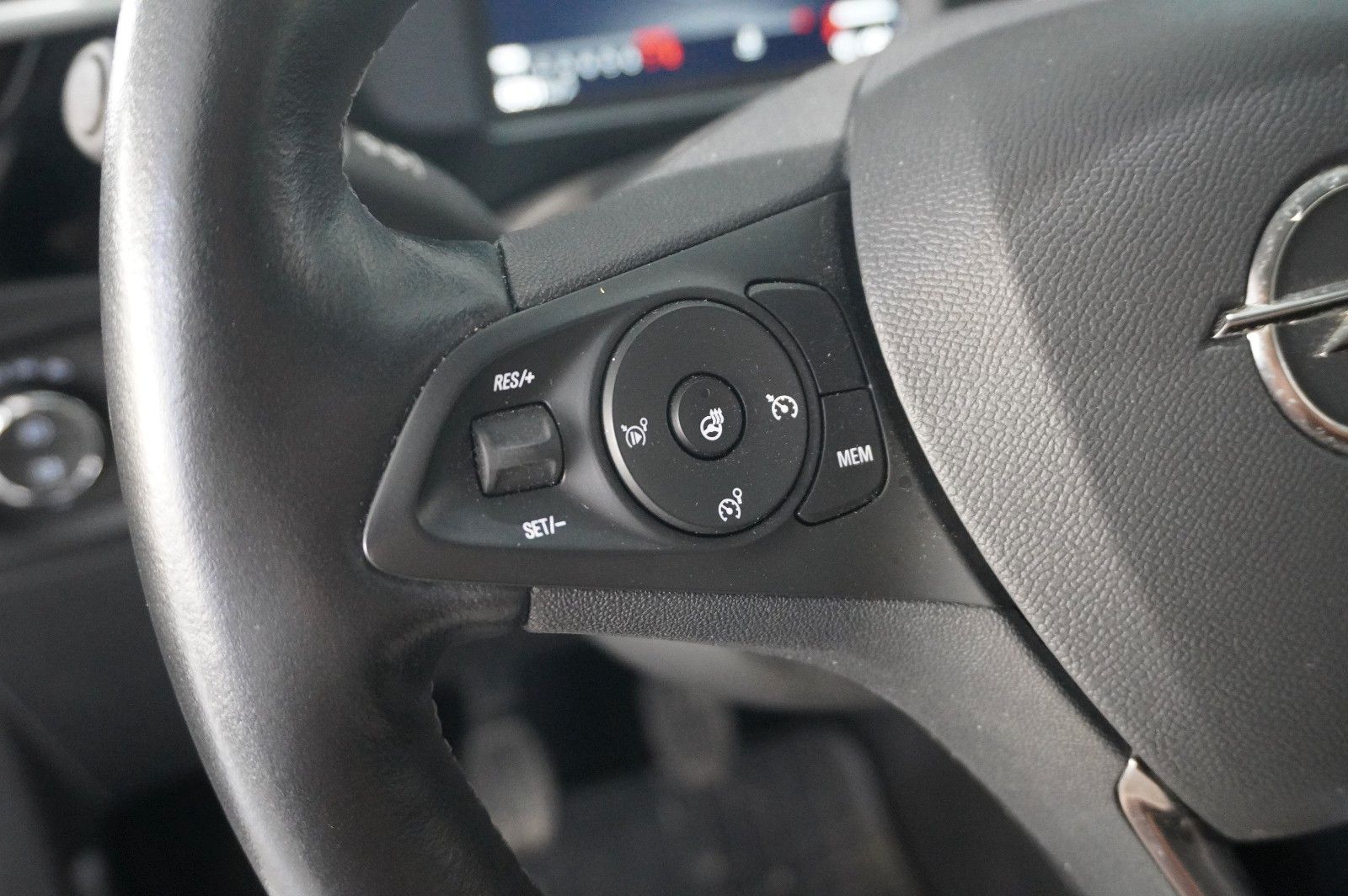 Fahrzeugabbildung Opel Corsa F 1.2 ELEGANCE NAVI/LED/KAMERA/SHZ/VIRT.