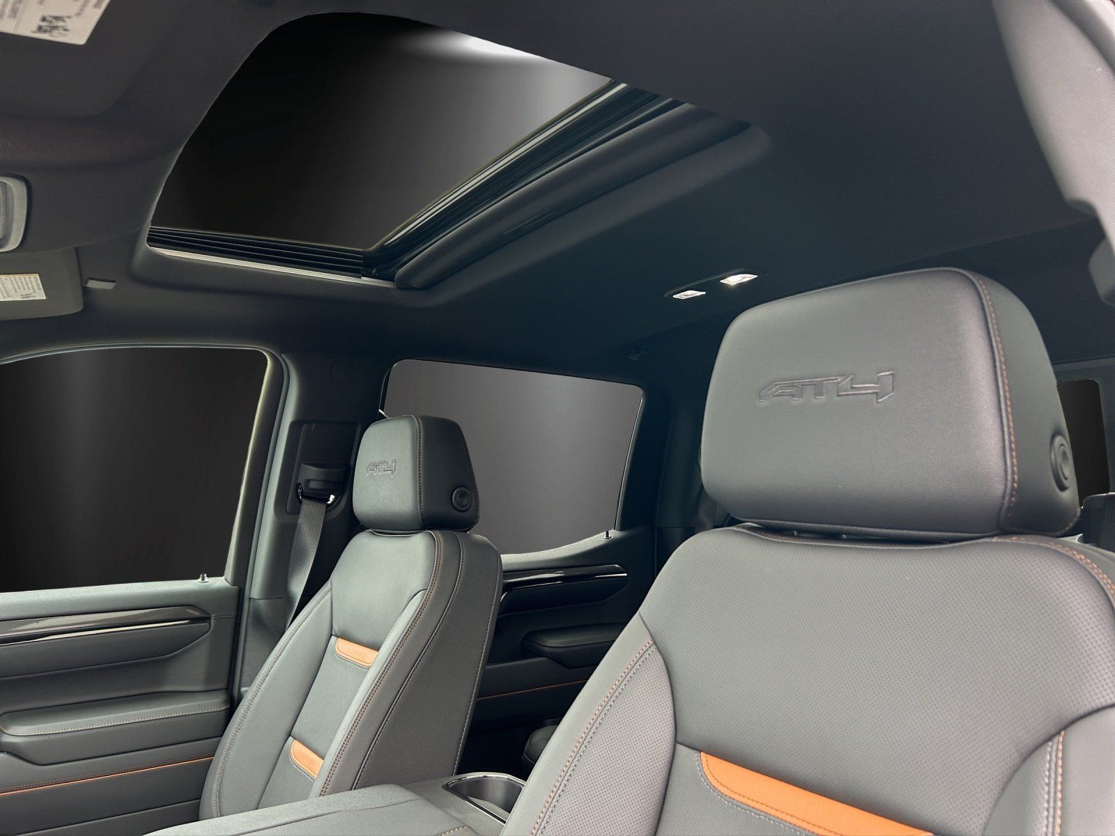 Fahrzeugabbildung GMC Sierra 1500 AT4 Crew Cab Short Bed AHK/LED/SHD/