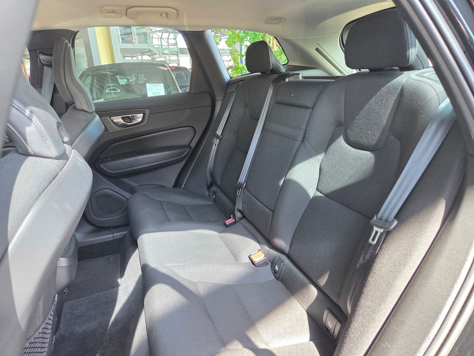 Fahrzeugabbildung Volvo XC60 Momentum 2WD RFK LED ALU