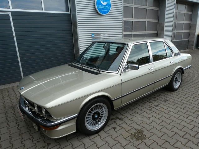 BMW 528i E12 Vollrestauriert 5Gang Alpina Ori. Teile