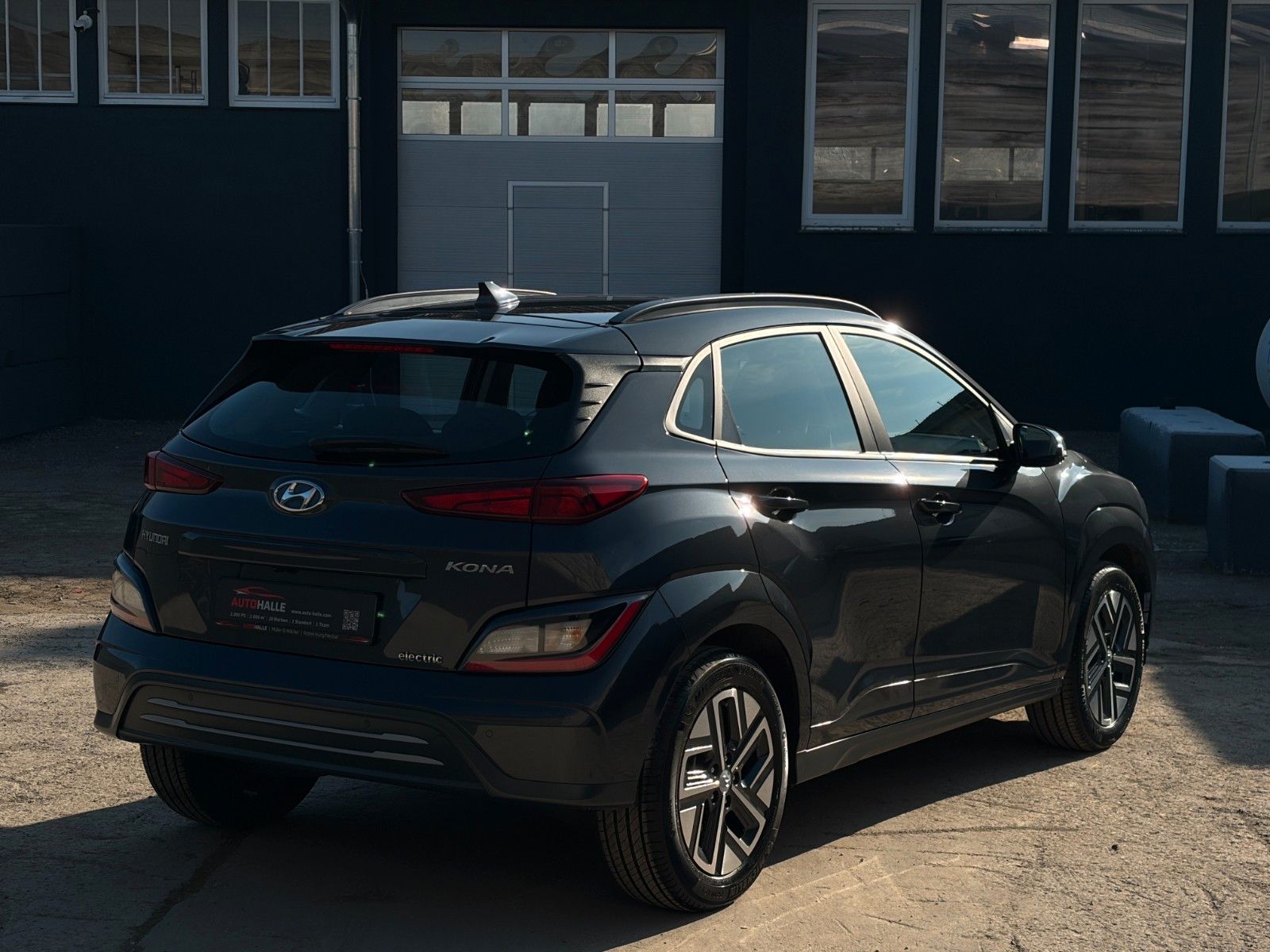 Fahrzeugabbildung Hyundai Kona Select Elektro ACC LKAS PDC CAM SHZ CarPlay