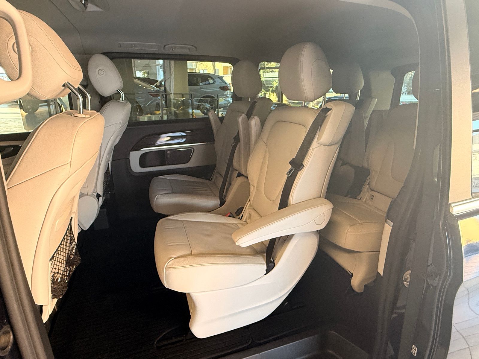 Fahrzeugabbildung Mercedes-Benz V 250/AVANTGARDE/LANG/4MATIC/LEDER/LED/NAVI/6SIT