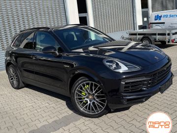 Porsche Cayenne - 1