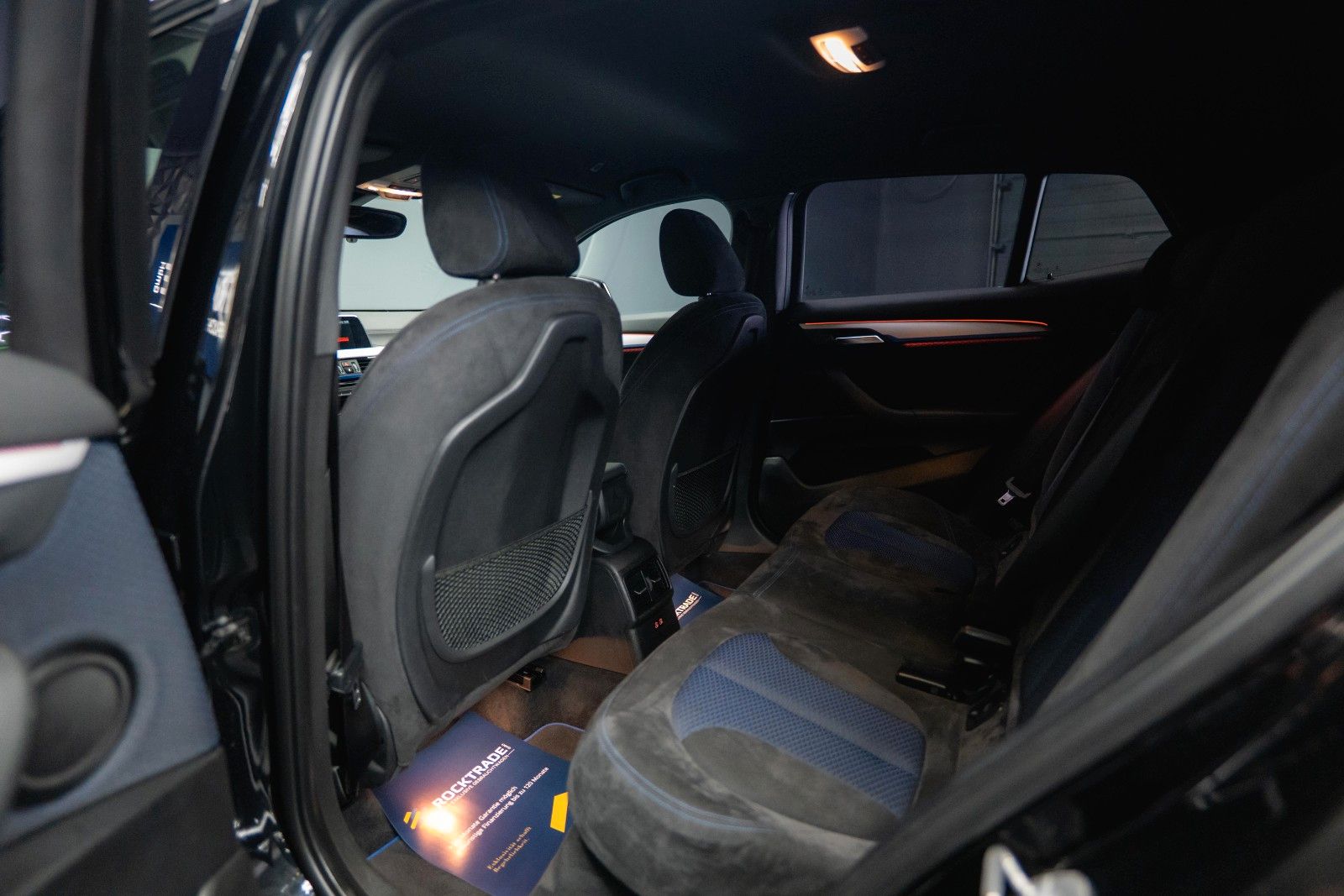 Fahrzeugabbildung BMW X2 sDrive 18i M Sport Automatik *Alcantara*LED*