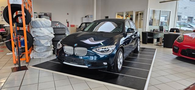 BMW 118i/NAVI/XENON/SCHIEBEDACH//TEILLEDER/ALU