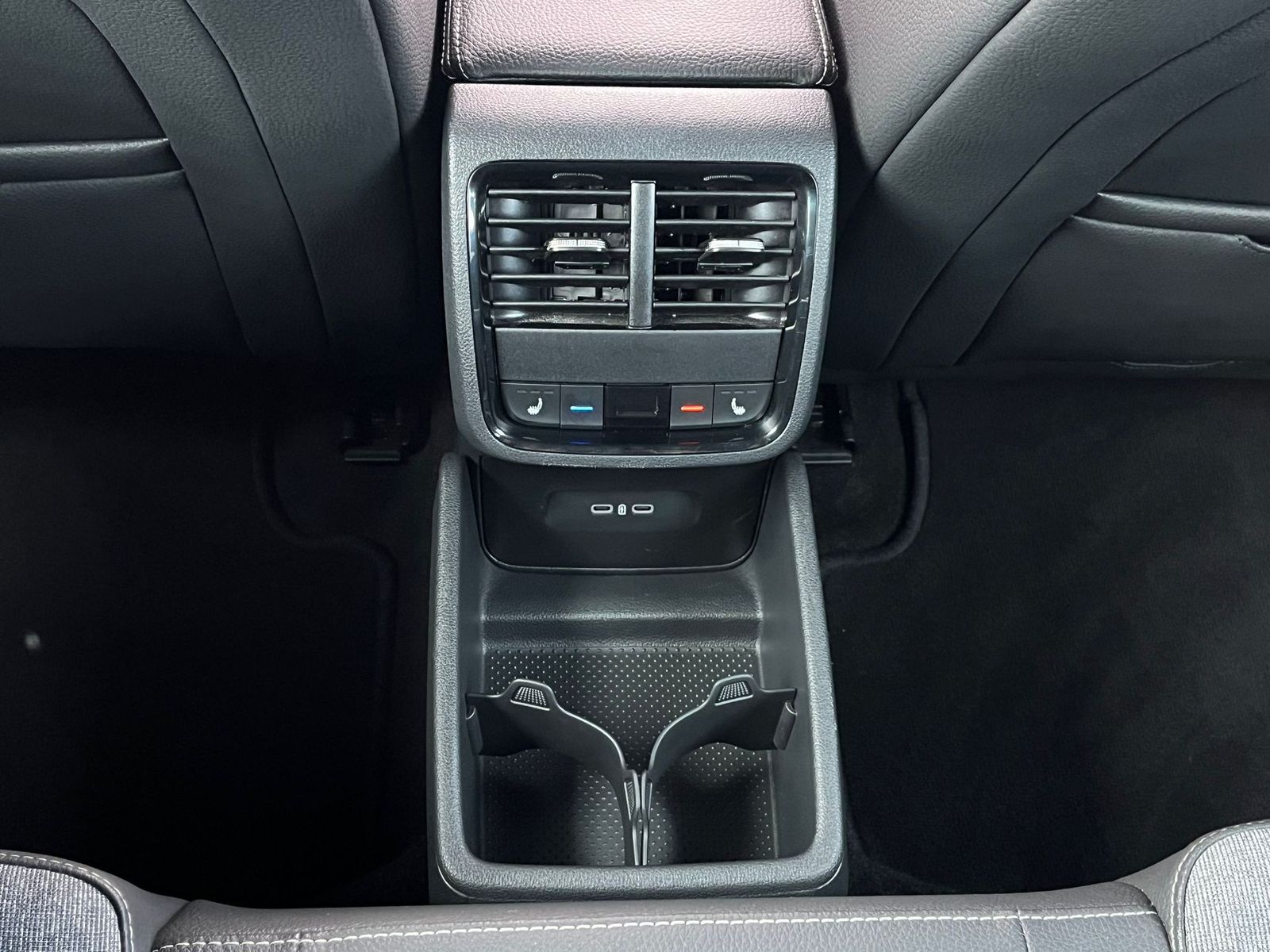 Fahrzeugabbildung SKODA Octavia 2.0 DSG Sportline MATRIX*AHK*CANTON*5J.G