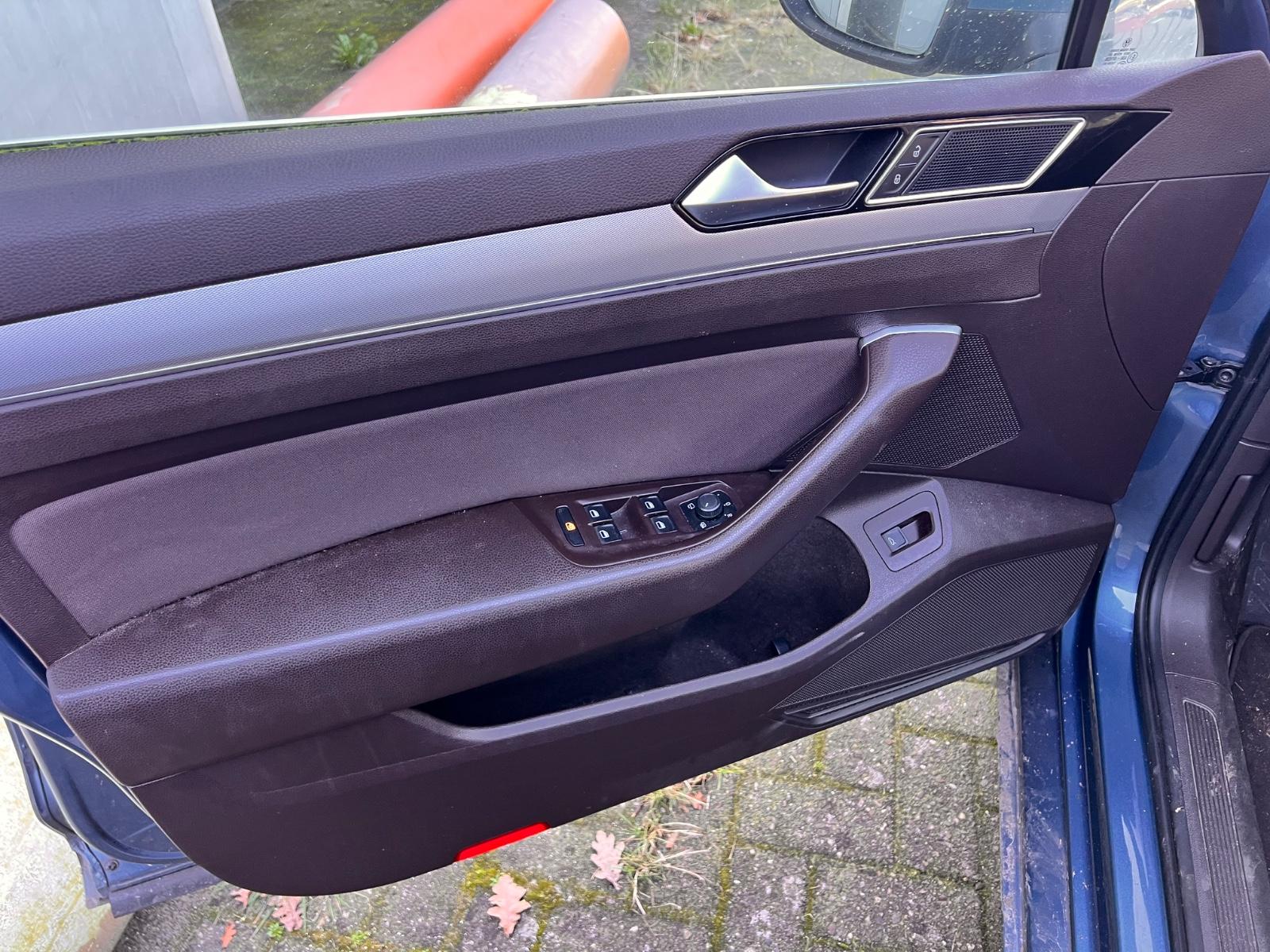 Volkswagen Passat 2014 — photo 14