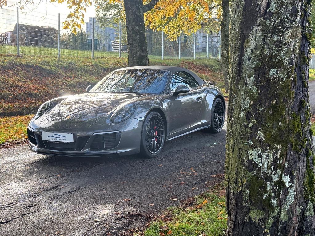 PORSCHE 911 2018