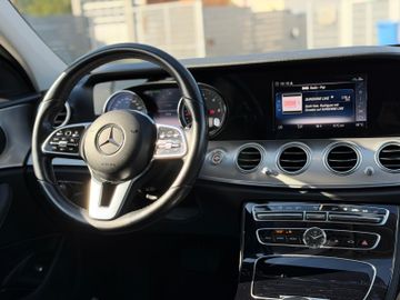 Mercedes E 300 - 11