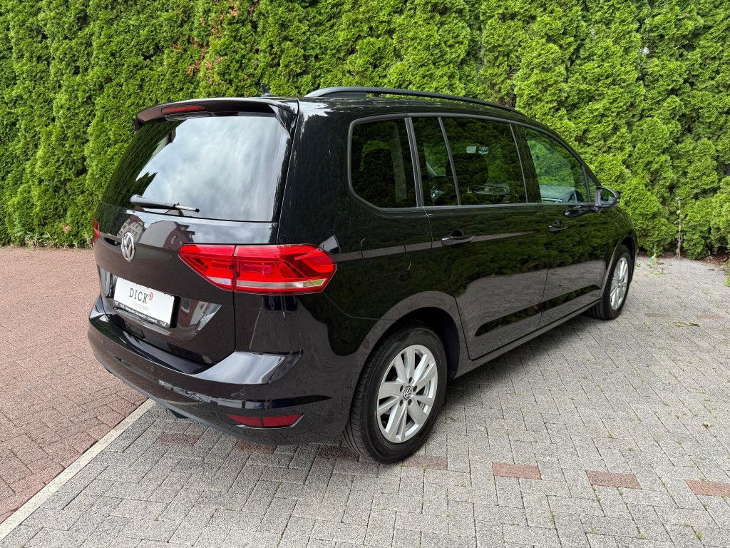 Fahrzeugabbildung Volkswagen Touran 2.0 TDI DSG Comfort LED+NAV+ACC+SHZ+CARPL