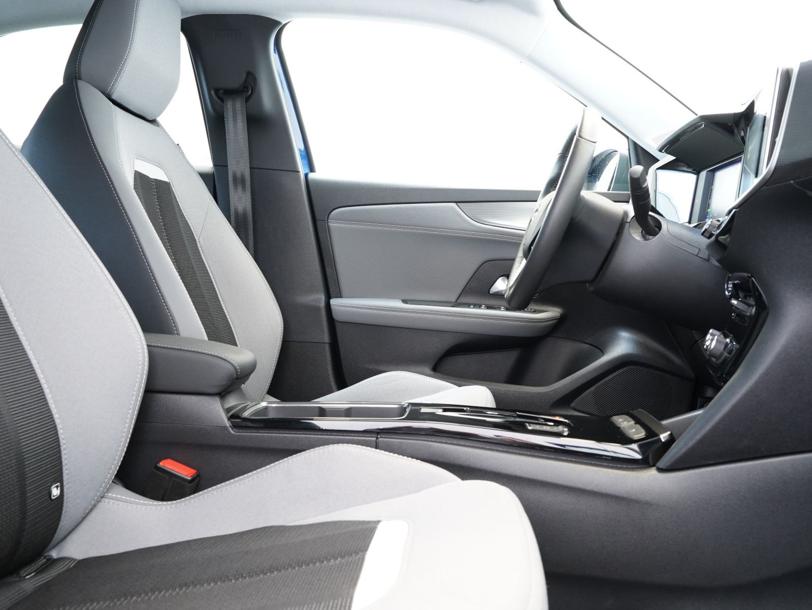 Fahrzeugabbildung Opel Mokka-e Elegance 50KWH/11KW/WÄRMEPUMPE/SOH