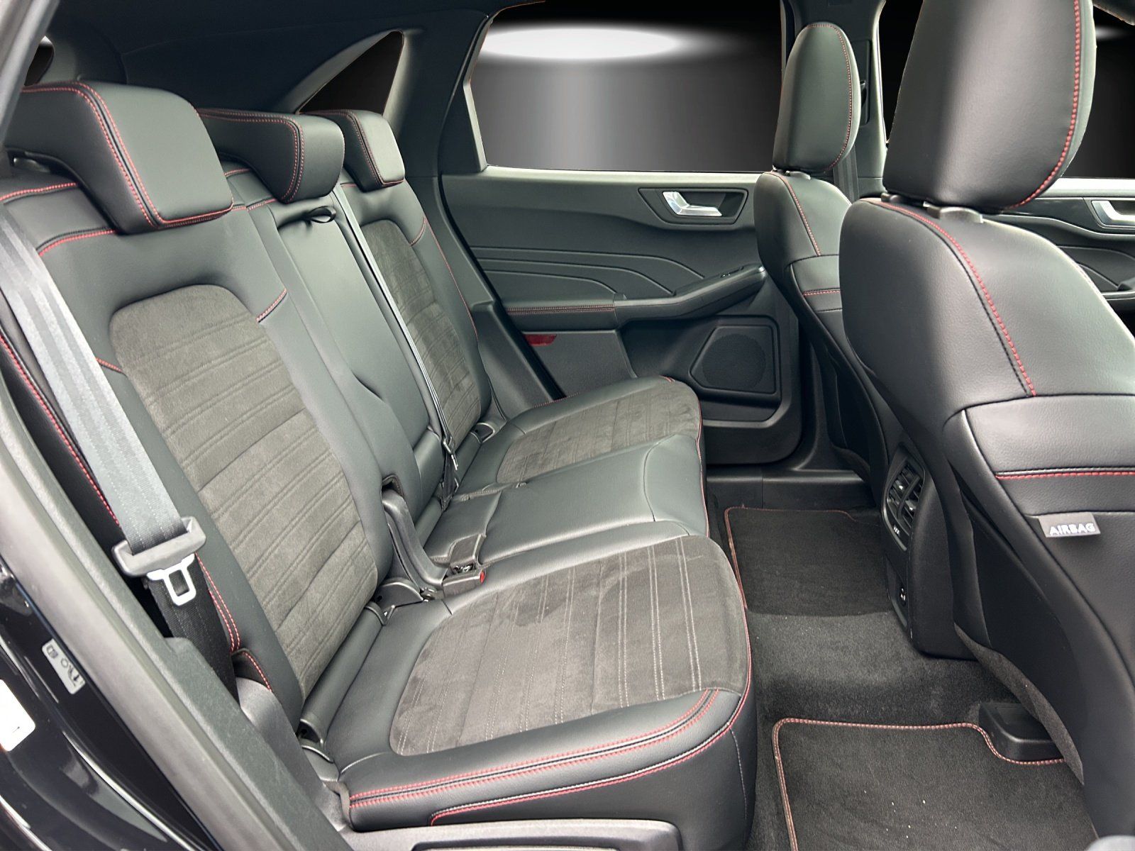 Fahrzeugabbildung Ford Kuga 2.5 PHEV ST-Line X Aut./LED/CAM/NAVI/PANO/