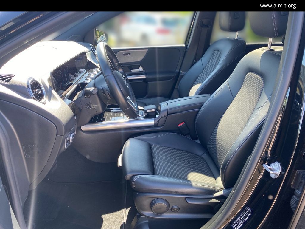 MERCEDES-BENZ B 220