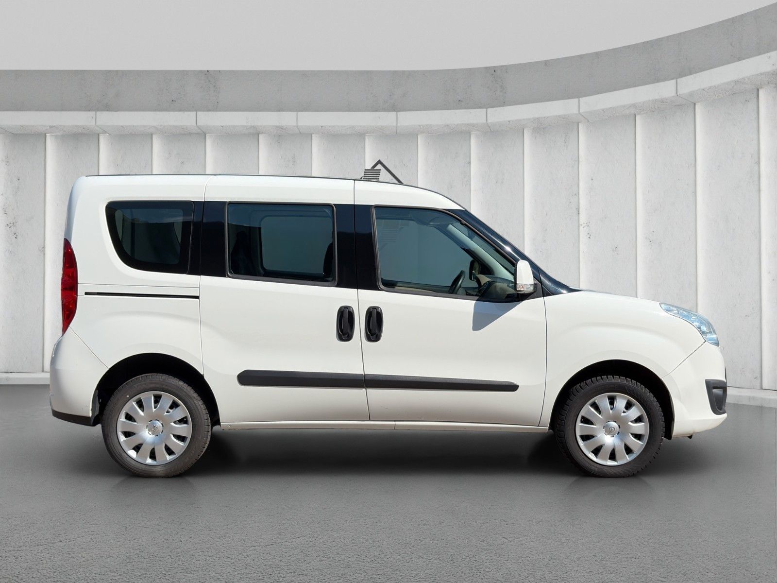 Fahrzeugabbildung Opel Combo Colorado*PDC*SHZ*2xSchiebetür*AHK*1. Hand*