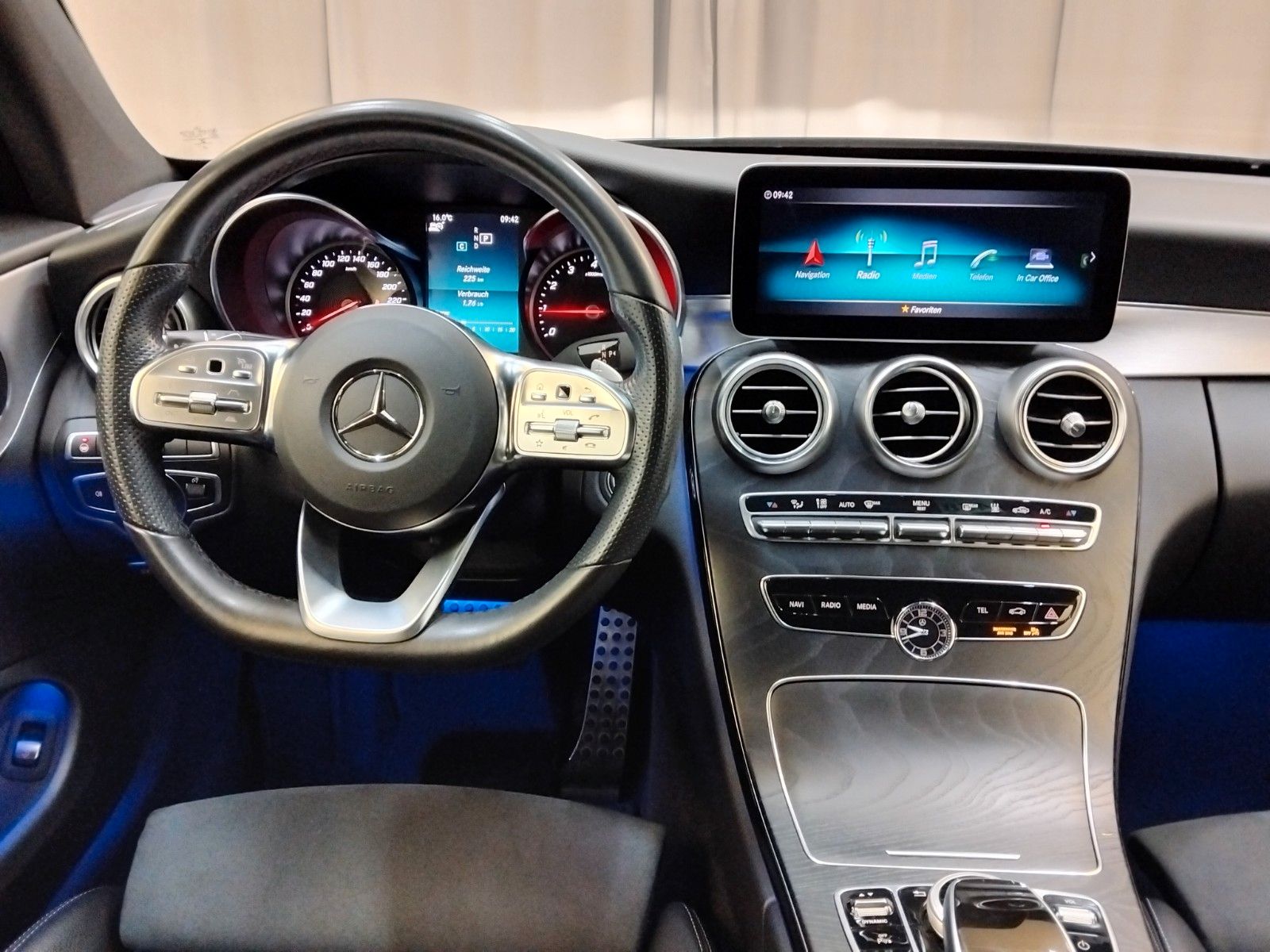 Mercedes-Benz C 180 (06/2026, Benzin)