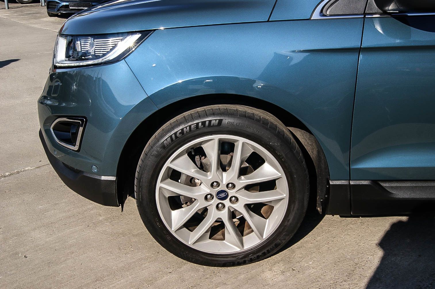 Fahrzeugabbildung Ford Edge 2.0TDCi Bi-Turbo 4x4 LED KAMERA ACC 1.HAND
