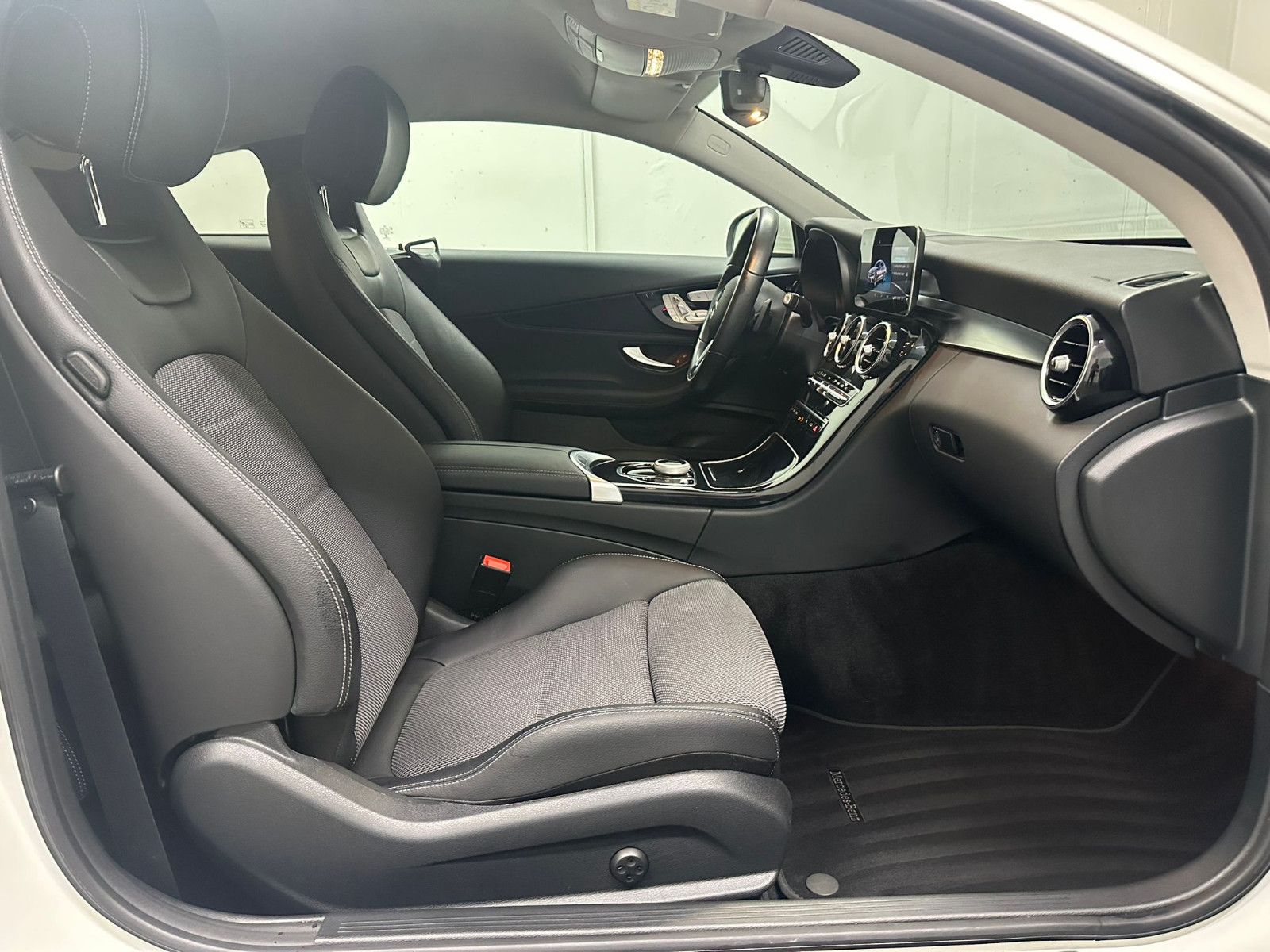 Fahrzeugabbildung Mercedes-Benz C 220 d COUPE Autom. *TEMPO*SH*LED*KAMERA*NAVI*
