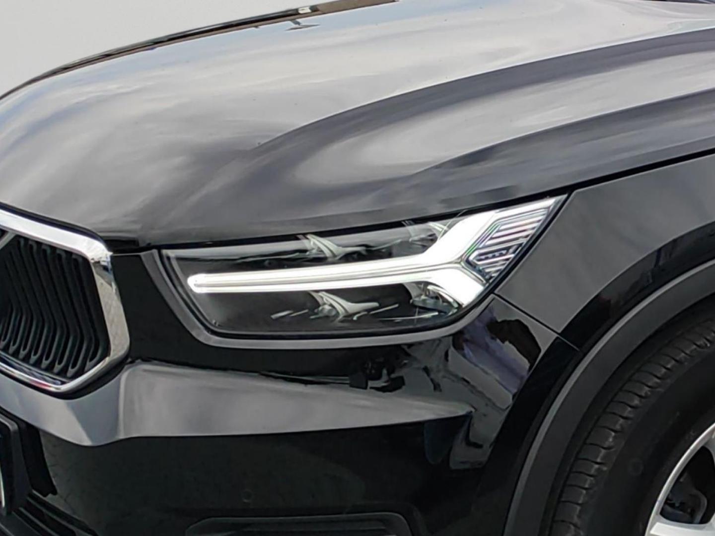 Volvo XC40 B3 Momentum Core 2WD Navi Digitales Cockpit