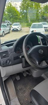 Volkswagen Crafter - Volkswagen Crafter aus 2016 mit Diesel-Antrieb: Kleinbus