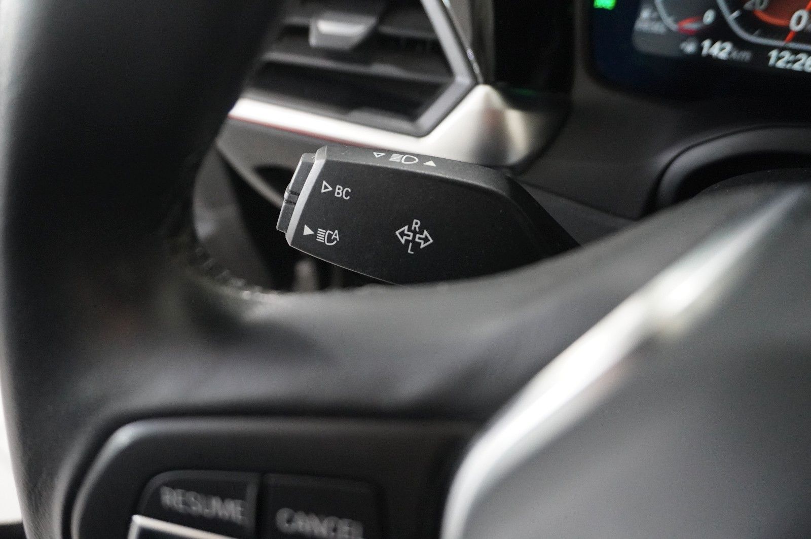 Fahrzeugabbildung BMW 330D TOURING X-DRIVE NAVI/LED/KAMERA/VIRT./SPORT