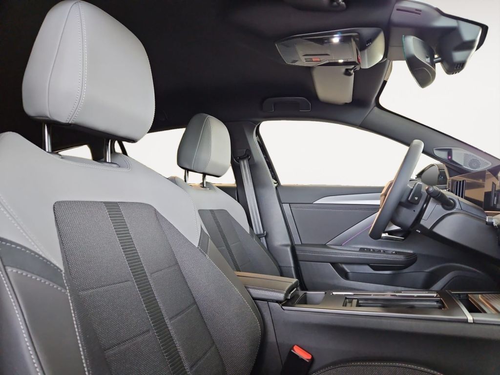 Fahrzeugabbildung Opel Astra Sports Tourer Hybrid 107 kW GS