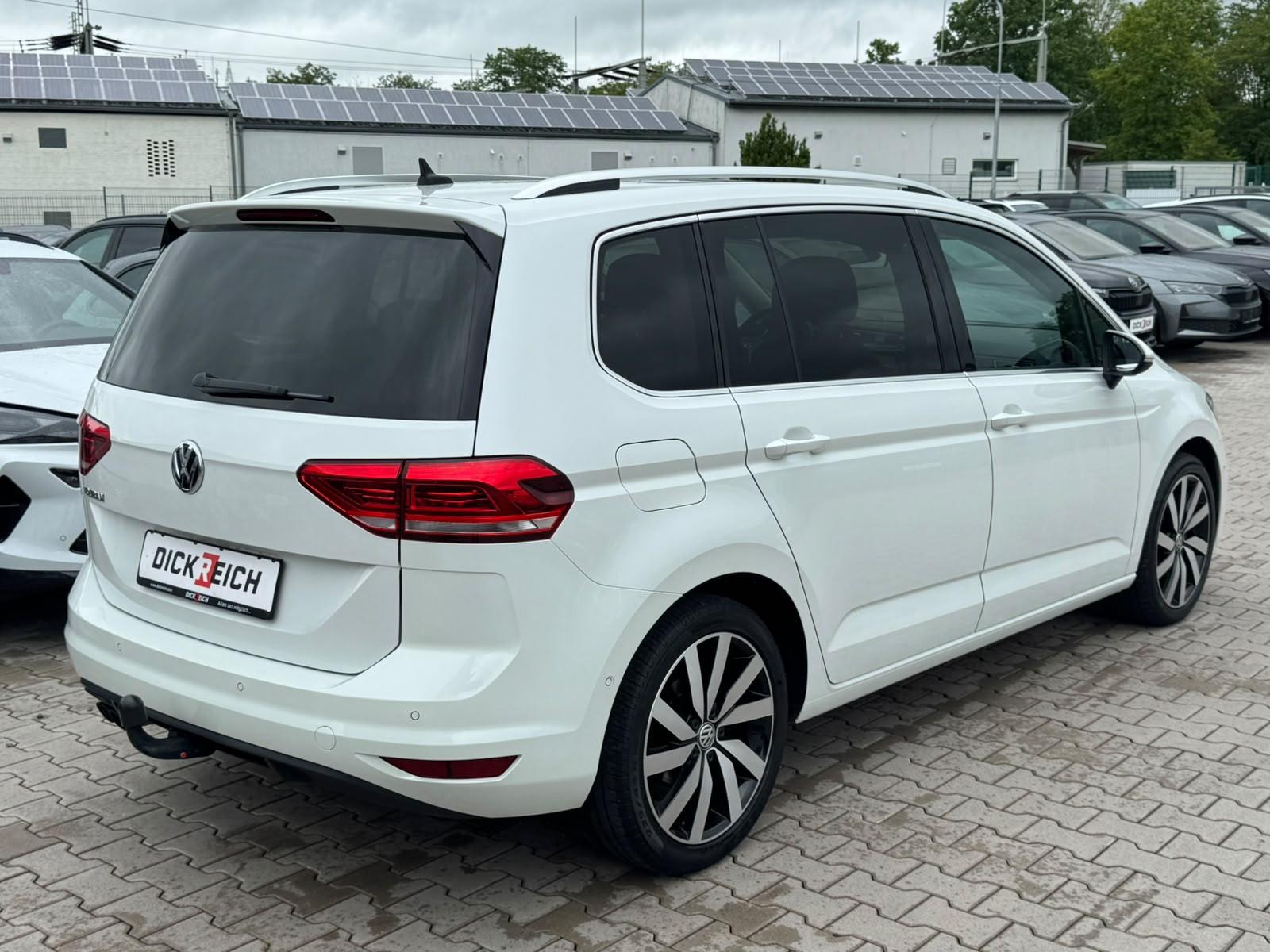 Volkswagen Touran 2.0 TDI Highl. 7SITZ*PANO*ACC*LED*AHK*APP