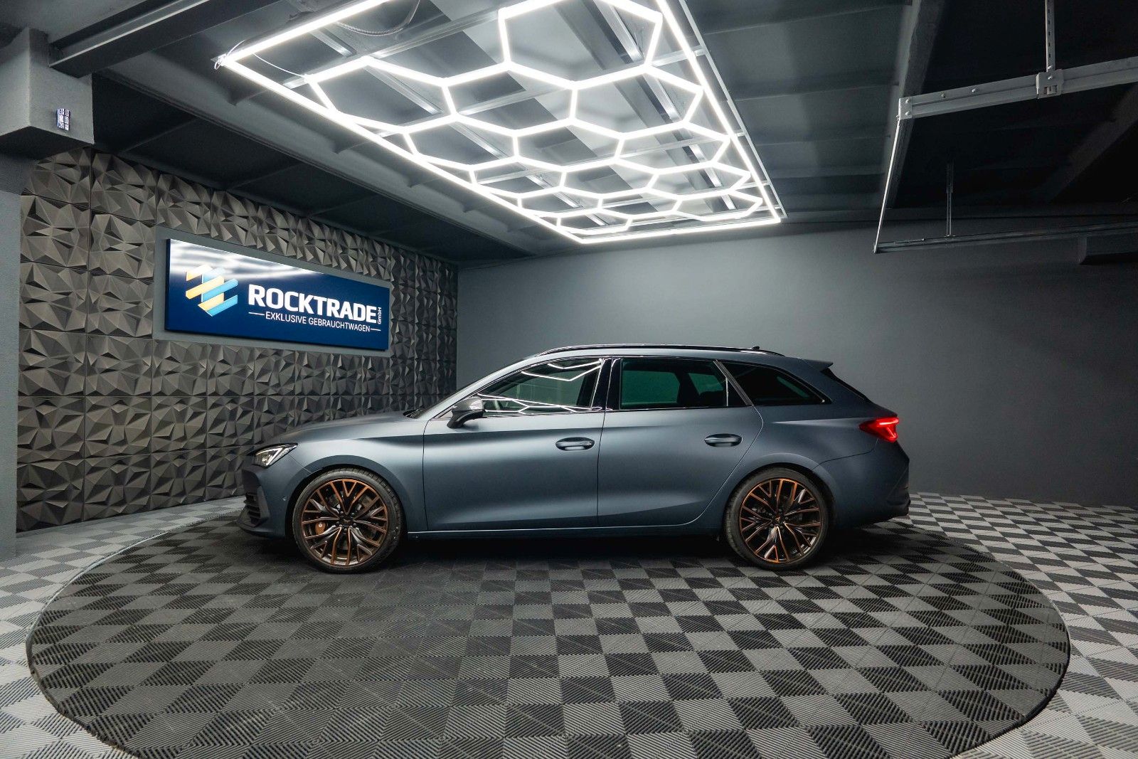 Fahrzeugabbildung CUPRA Leon Sportstourer VZ 4Drive | ACC | LED | DCC