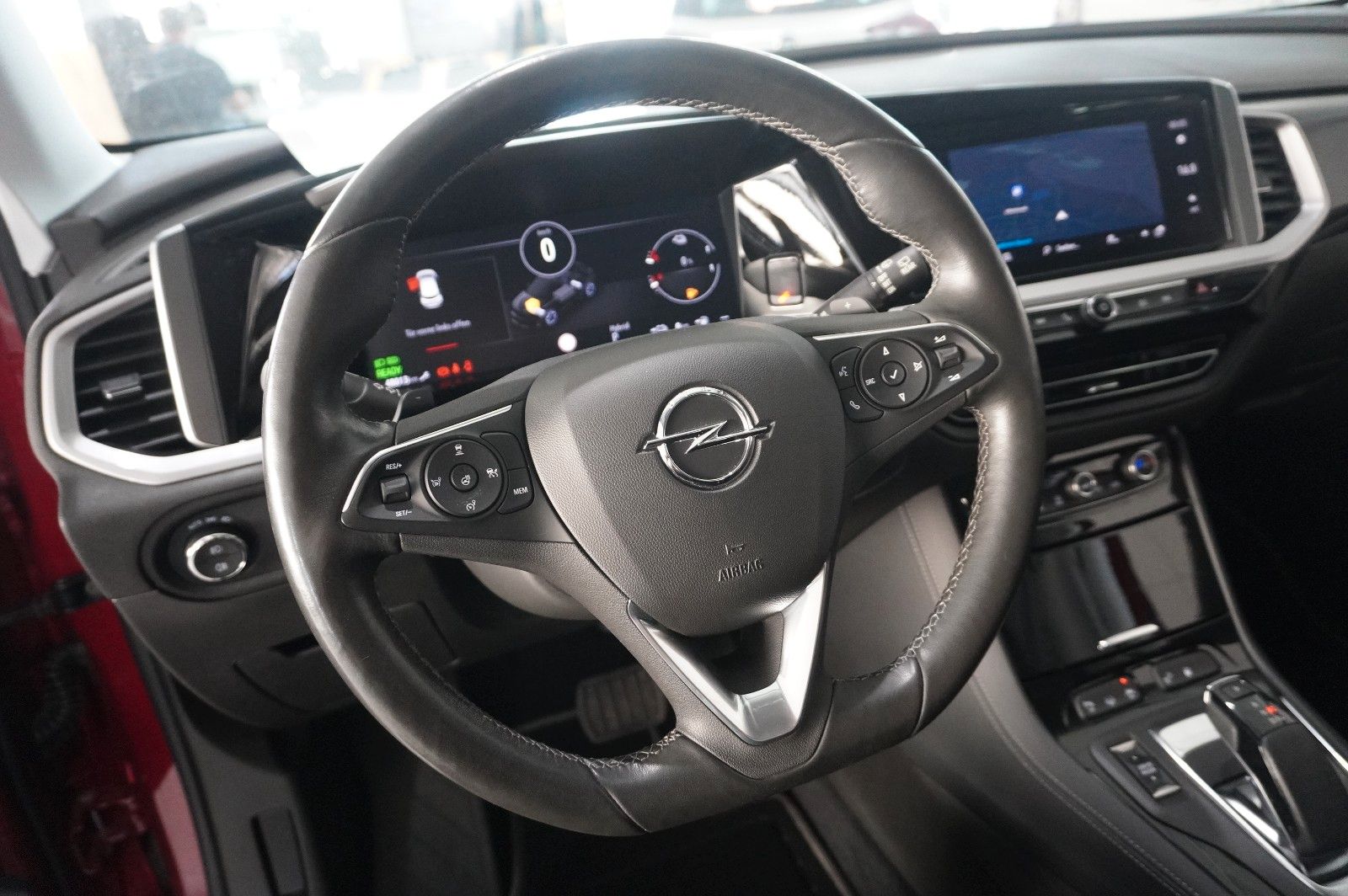 Fahrzeugabbildung Opel Grandland (X) ULTIMATE 4HYBRID NAVI/LED/360°/AHK
