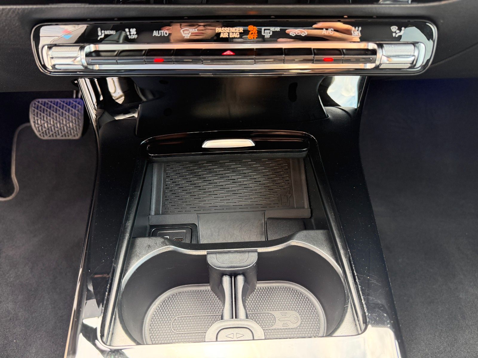 Fahrzeugabbildung Mercedes-Benz CLA 250 e Progressive Night+Distr+R-Kamera+Ambie