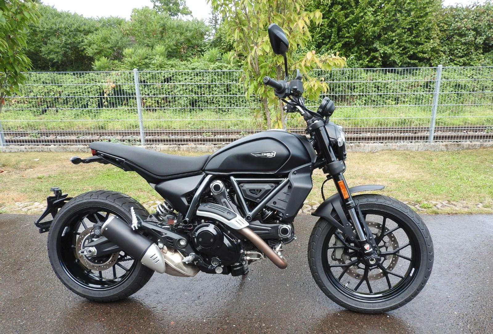 Ducati Scrambler Icon Dark, 1. Hand, TOP!