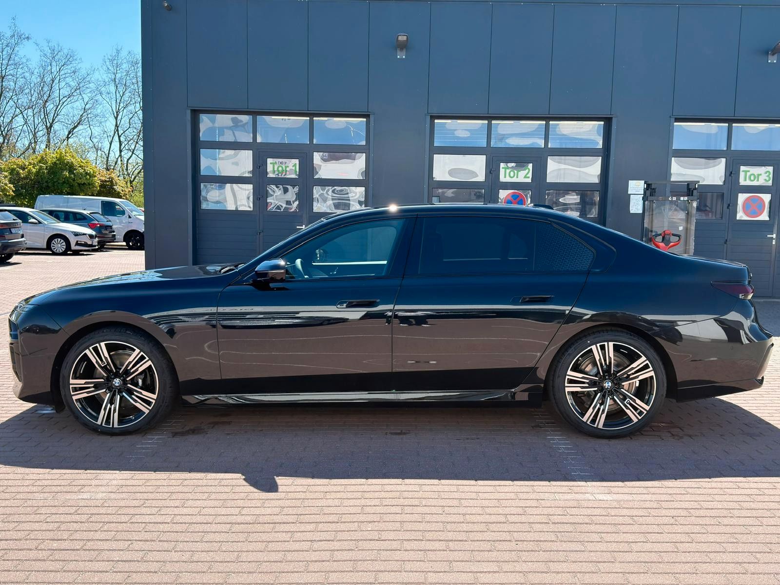 Fahrzeugabbildung BMW 740 d xDrive M Sport Pro*B&W*MASS*PAN*STHZ*CON*