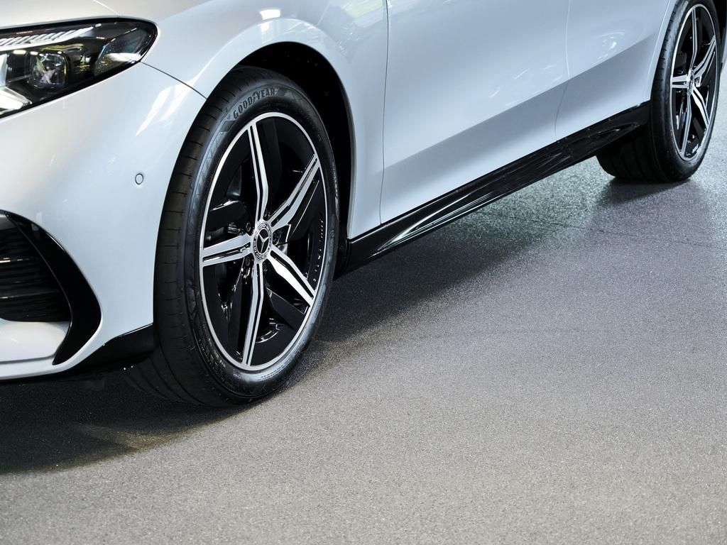 Mercedes-Benz CLA 250+ mit EQ AMG NIGHT PANO DISTRONIC imagem 3