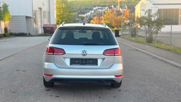 Volkswagen Golf - 6