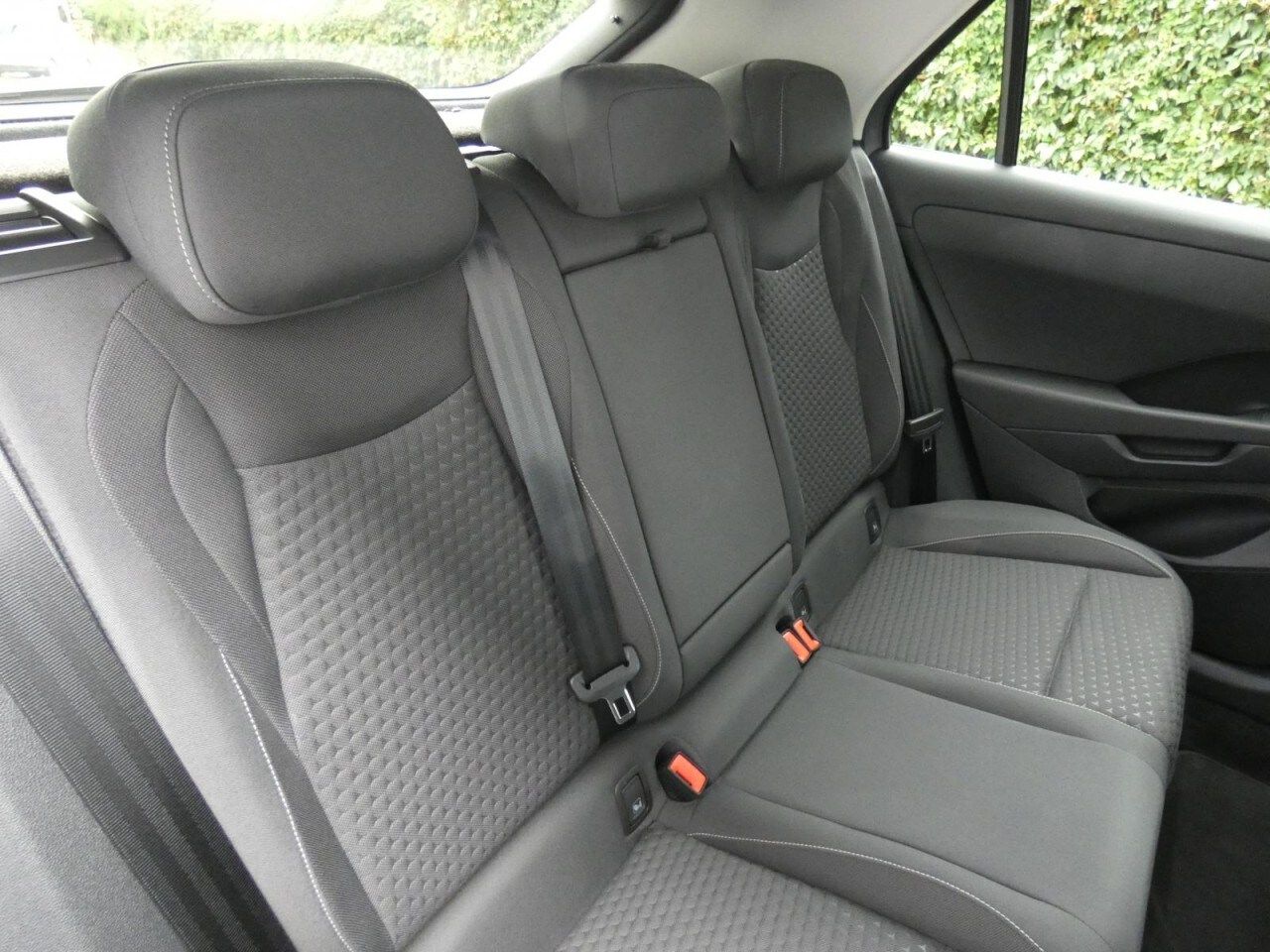 Volkswagen T-Roc Life T-Roc 1.5 eTSI DSG Life LED Navi AHK foto 5