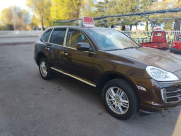 Porsche Cayenne - 4