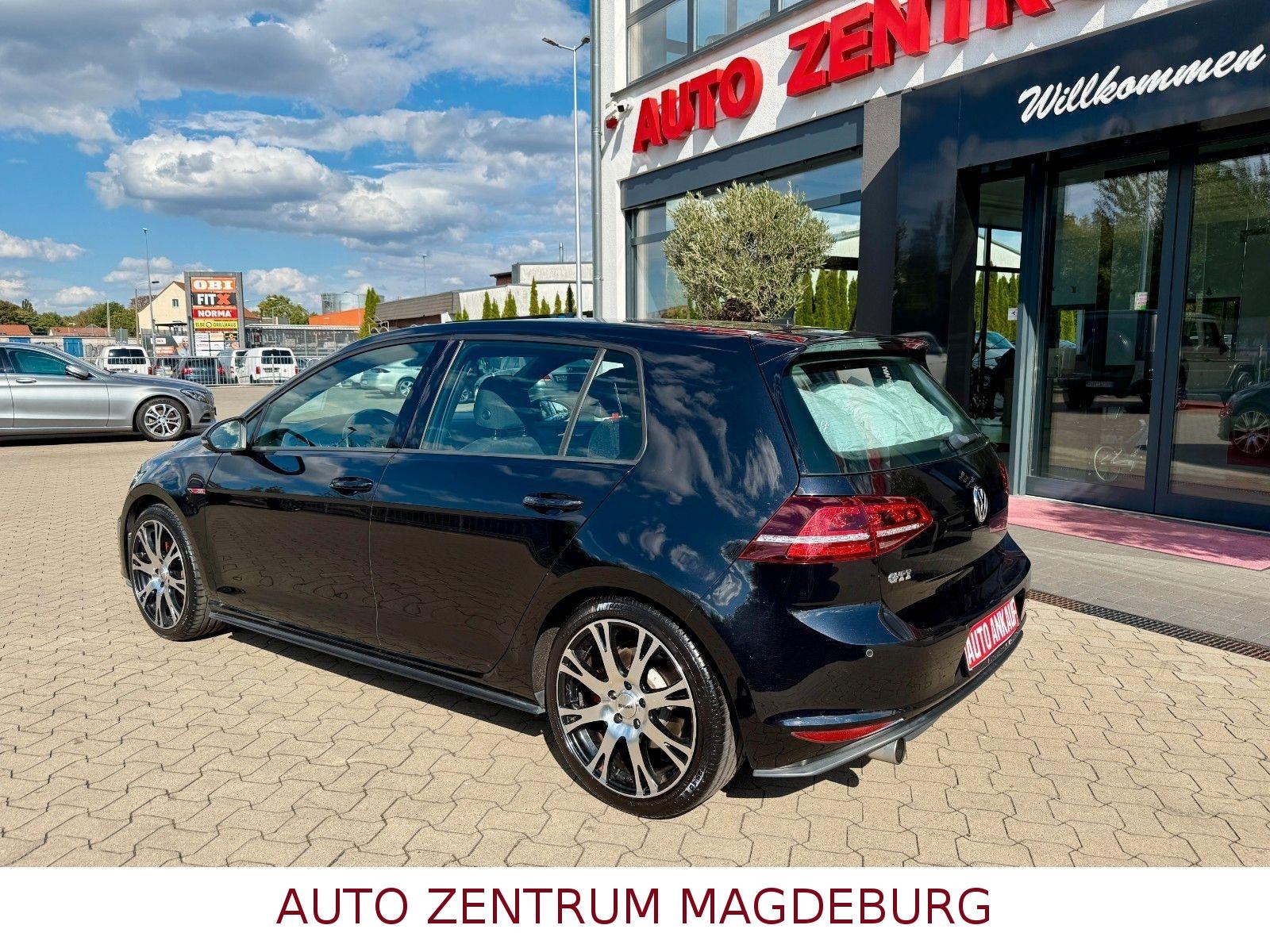 Volkswagen Golf VII Lim. GTI *BI-XENON*STANDH*DCC*TEMPOMAT*